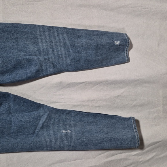 American Eagle Ripped - Picture 4 of 6